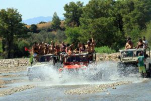 amigos-agua-jeep-safari